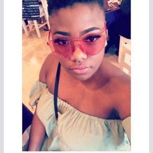 Meet your Posher, Curby